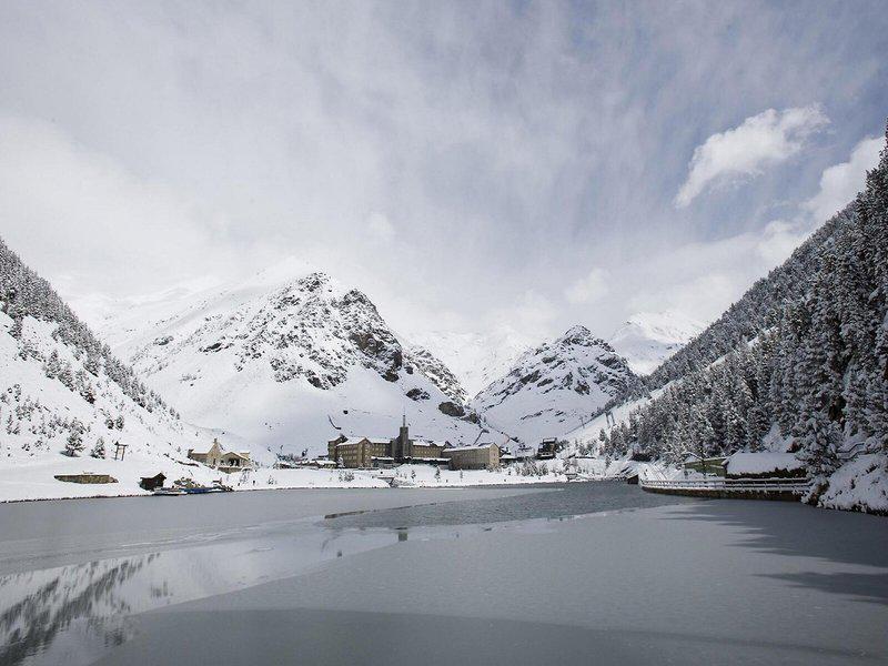 A5CA903BBFF9E0208A851BD77518D29C