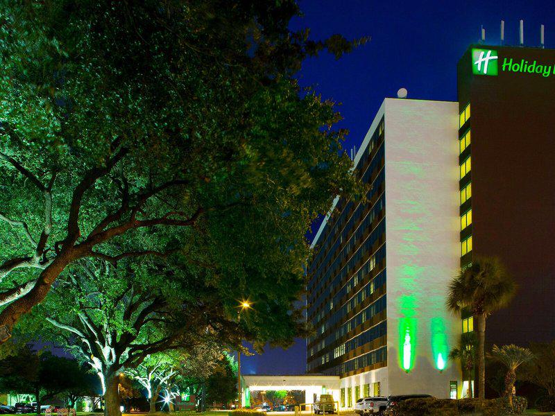 E285AA05DF076B5FD9C882542B1F8214