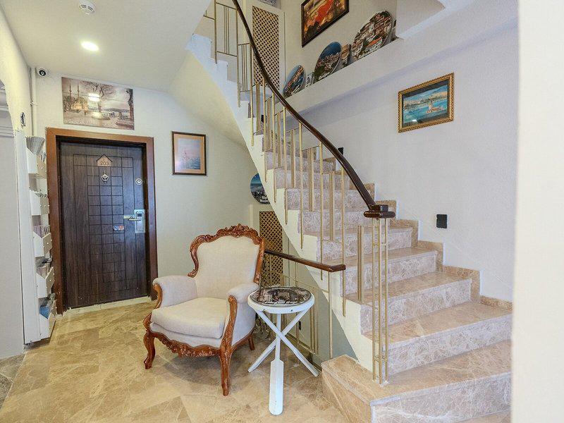 5F0AB4C44BEC1B6766BA5298063B69AA