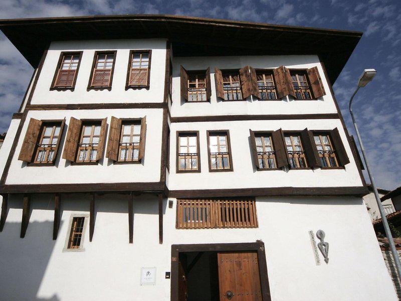 60C29D6E2F51908B7B4E088323DCA77D