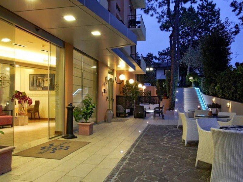 9EB388F1407168D30273432727C32BCB