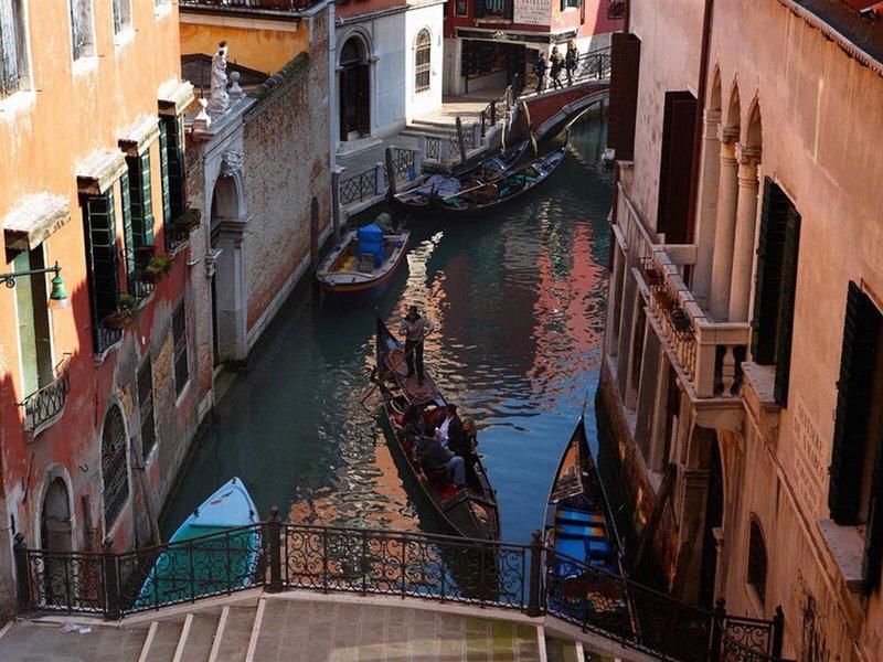 961145901FDA99FC0F43D549C2B749D5