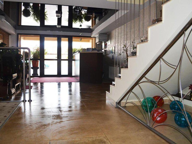 EDF512E70012684AE848D85E0D6CE1DB