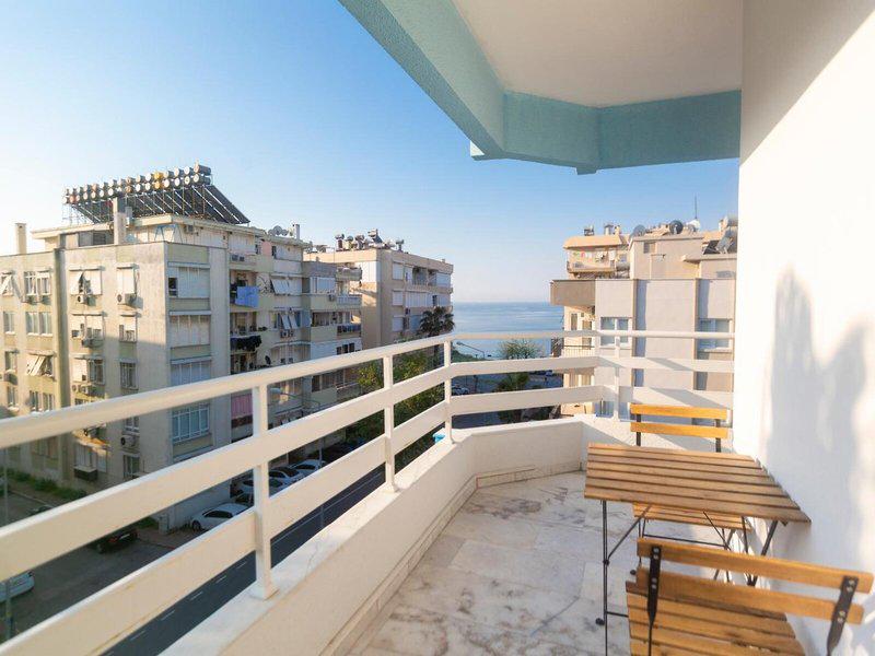 5A6BADE781F0A9C4F100FF7C9ECB570B