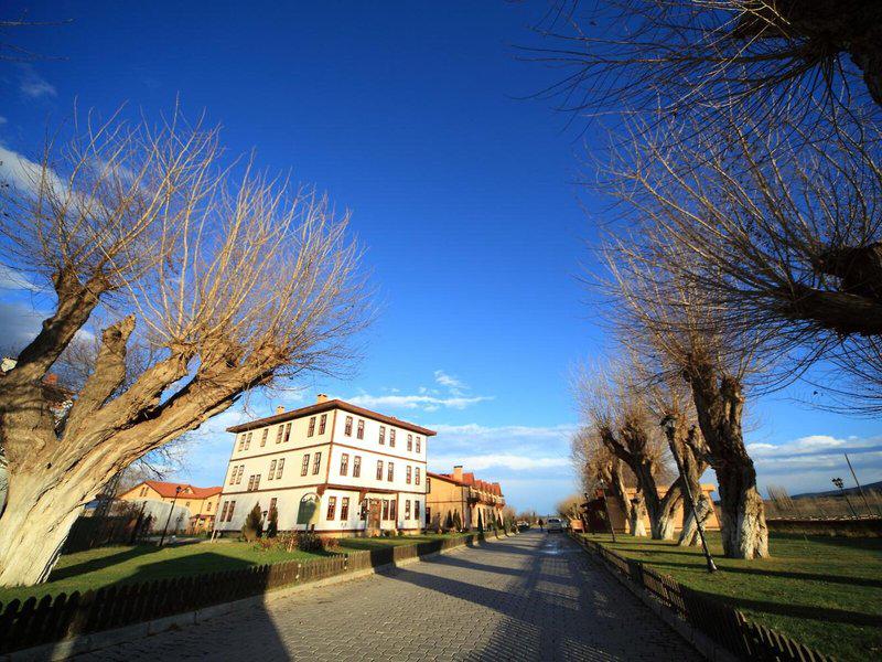 BEE3F23B6BE9E4A8297C4EC21DFCE92E