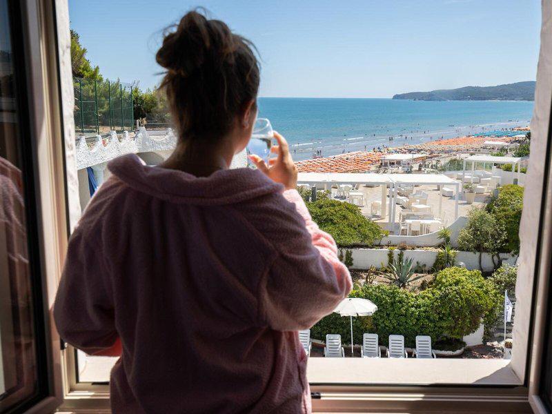 F588E4D730CC2A68E9E22DED49C0AA90