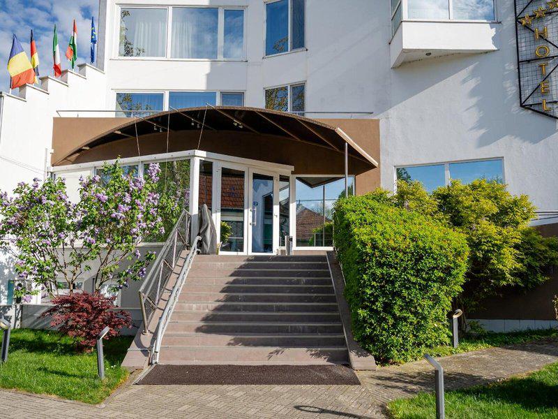 DAAF5007E2072C0A07EEB2B3E221CCE9