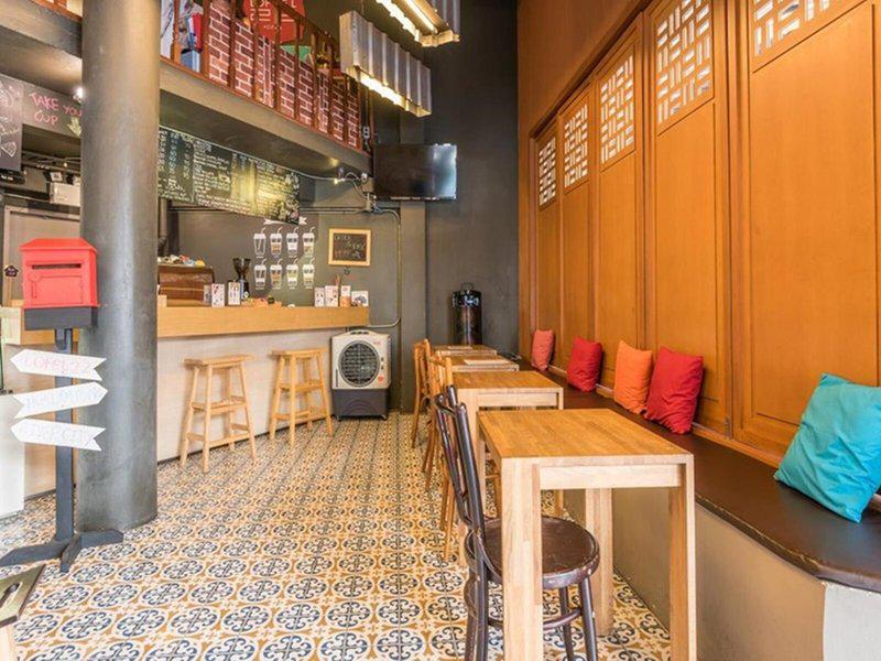 BDC627C9E3DE1AE42B6F3D383DA5F85E