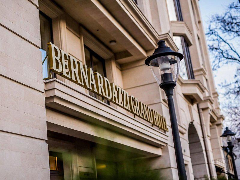 3C247BC0F17CBD3646C0E4972BA47F28