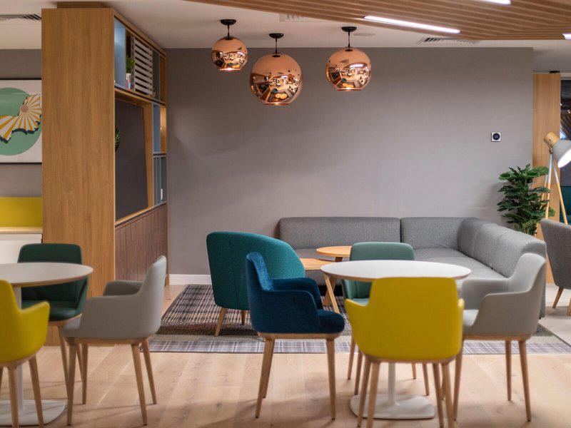 2E6A8304A3D2CA4587F048896F4A7084