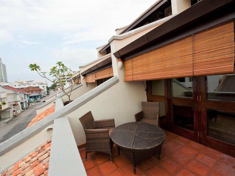 AA3D06DE77A9B8A7428ADAA58D24700C