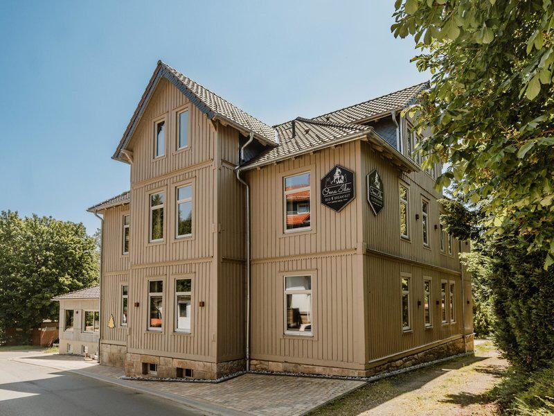 923FEE70F5ADAC4AB3CCE8522A3D1019