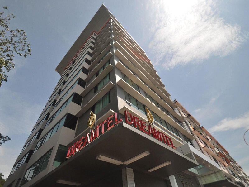 9B32B20327FF8949031B0D3960AD2EBE