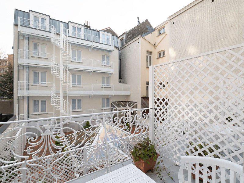 F409CA2CD7537CEE9FE55C036D28924F