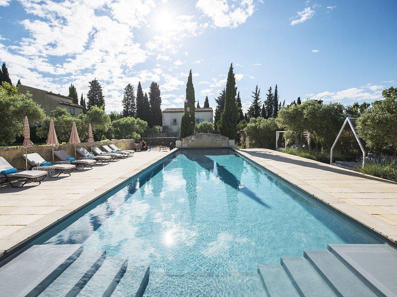 767DB94FB4A23BE926BCA361105E5639