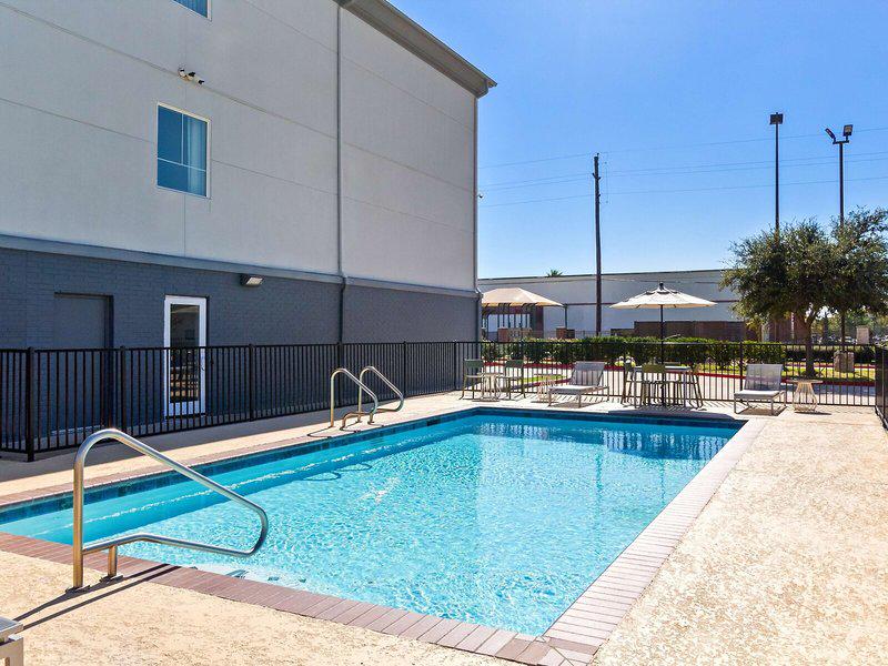 3BFA649C3F2D7A9B3AF4C7FAC22942CC