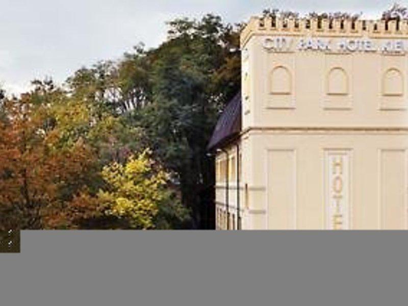 F5A7330D92AD4281E42292A09E8A9E49