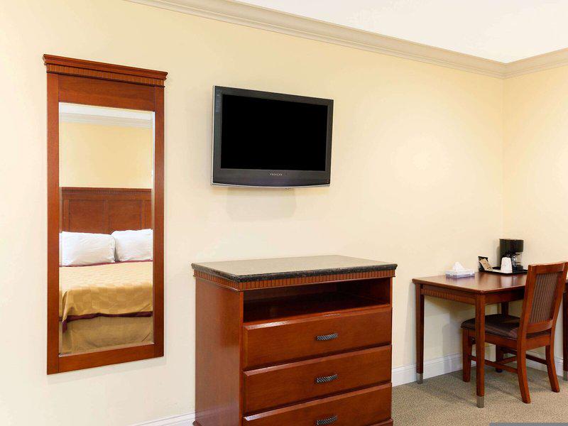 21802693C7FDCE3F7D044DD15C6D37E8