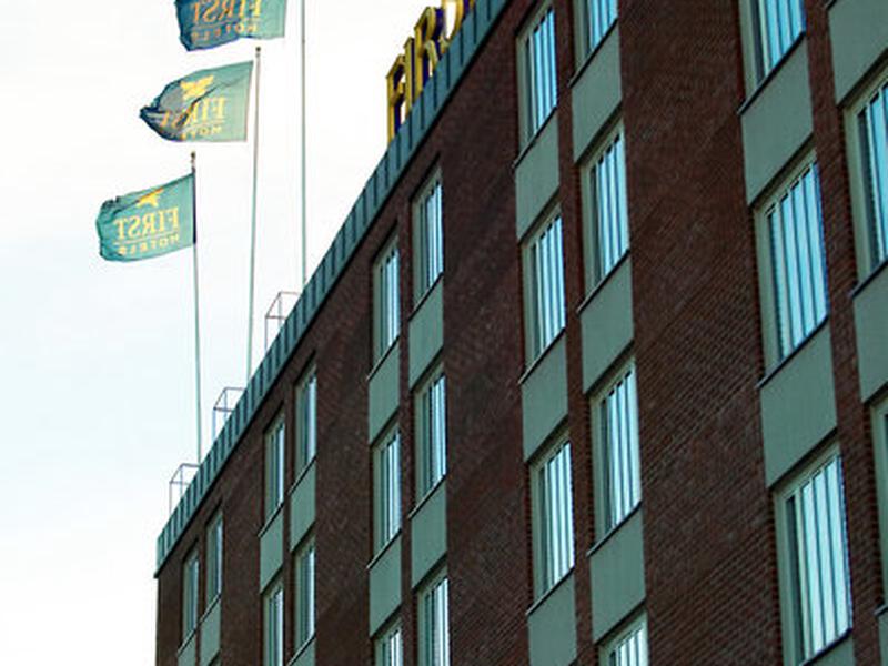 327CE2667CBEDD6868528593F98A77B5