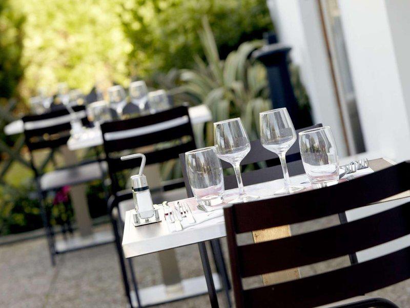 A1EAE0412C12E411DB2B4BDE2C16C22E