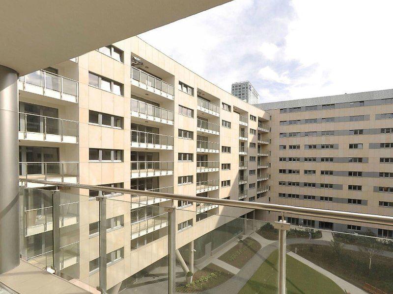 C60EE245D83A696F814C626F930CF13E