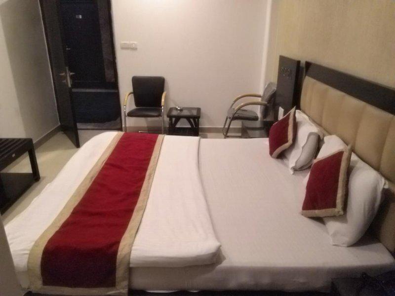 A94FD205D2B40C6935C0A23A8F96125A