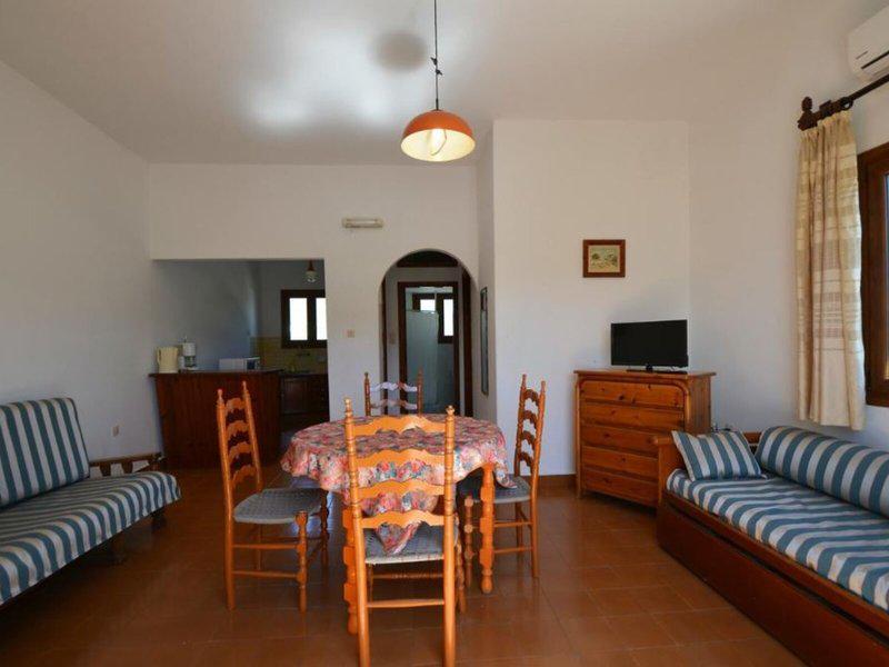 896A0135632FE13313F4949CA745E048