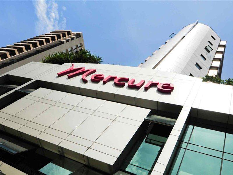 D100FDCFA3F958A38933708F09947E6C