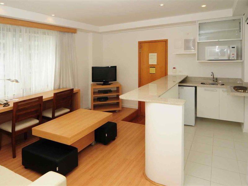 EB8CF95D2CA18D12E6BE87BE8FE5931C