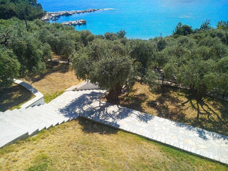 9B3C4095D33E7397DC9149076F422096