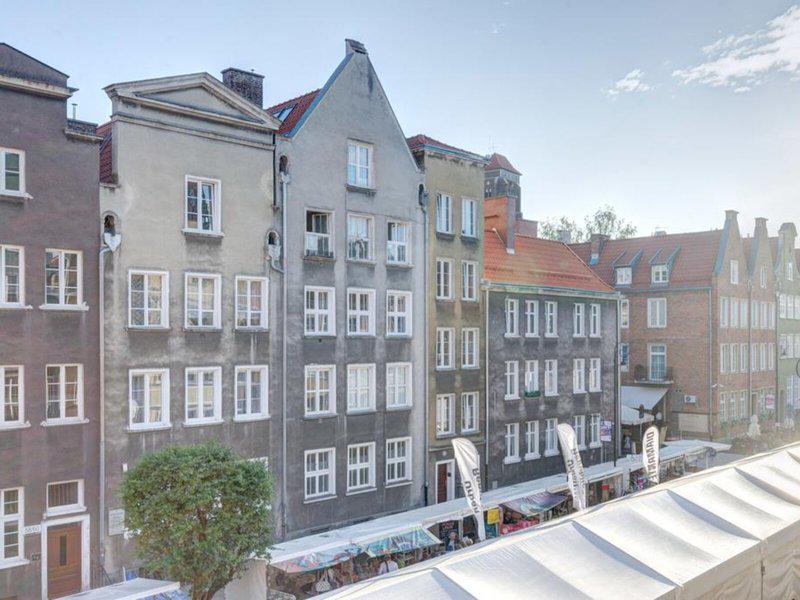 DB22DDC694B6292278A57AA81F06D581