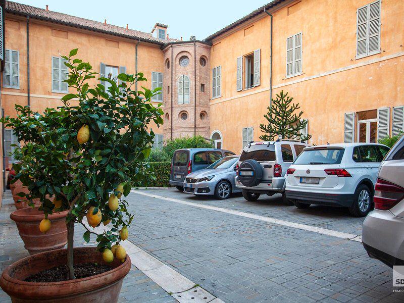 CEF5E68EA86A9E586D5B2A8D959BE579