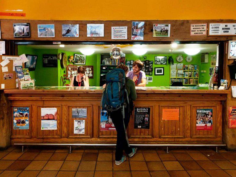 54CDE8BDB08E6C409CDF54344A1ECBA9