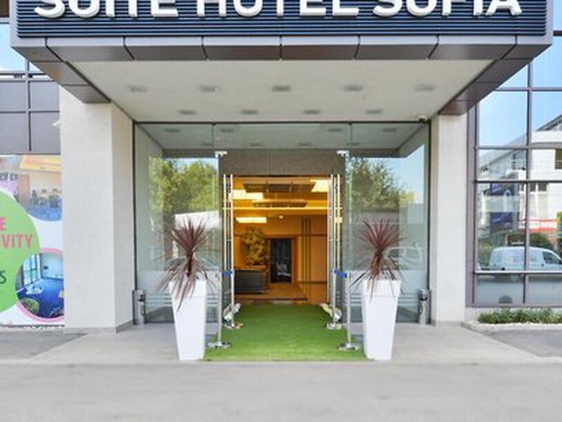 9C980A248E0853214D54C9181247A147