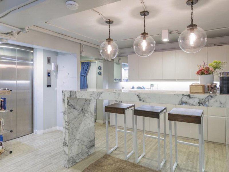 ACC2A6DF917EC9263E1787AF89F77080