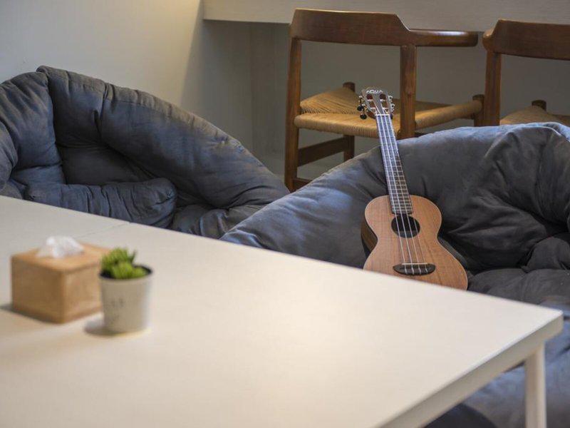 E22F8E9A419E080A051A3373F471F825