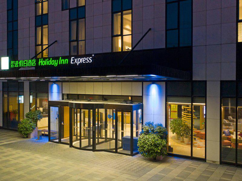 9797FC41E27E8F04F5564EEC0805EDE4