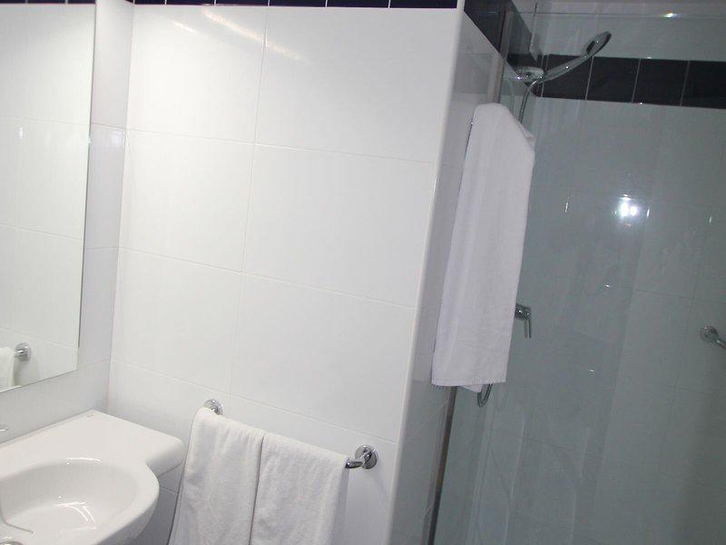 24044EAB1D664F4C091367309750954A