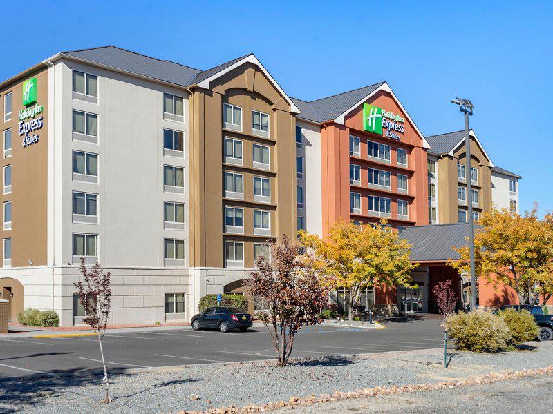 B42325130EA59D19065213BA3988D58C