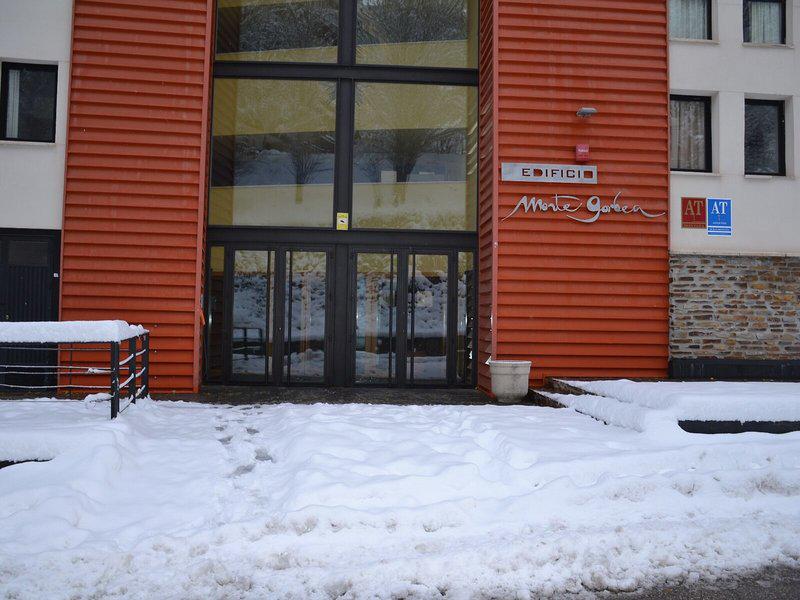 4A9D6AA53723F5191518EB5EDD8A00E3