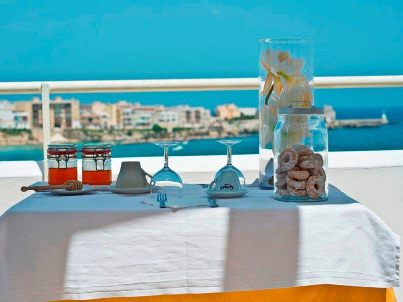 BD7AC7F2BF5DC47DA443E3FD2F7B7352