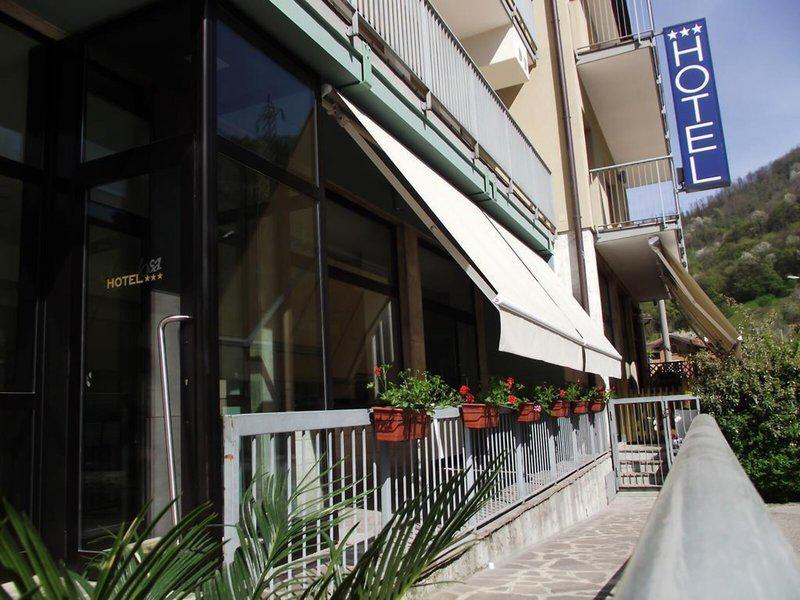 D83E1C330D0A76C401641D8FEDD2E7B8