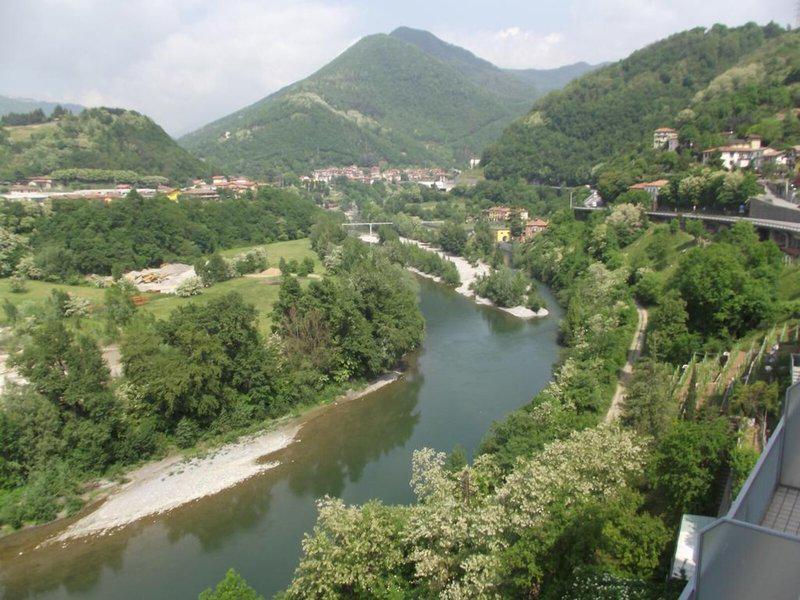 BD97C8906376CFA05F33450CF3BDFB4D