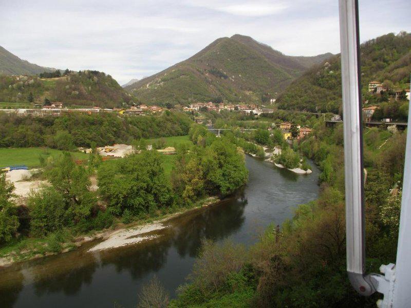 C1C9FF0D9E4BD93A5983BFDE525412C6