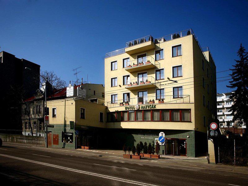 E1E57F344E33092848957867D2FDC8D0