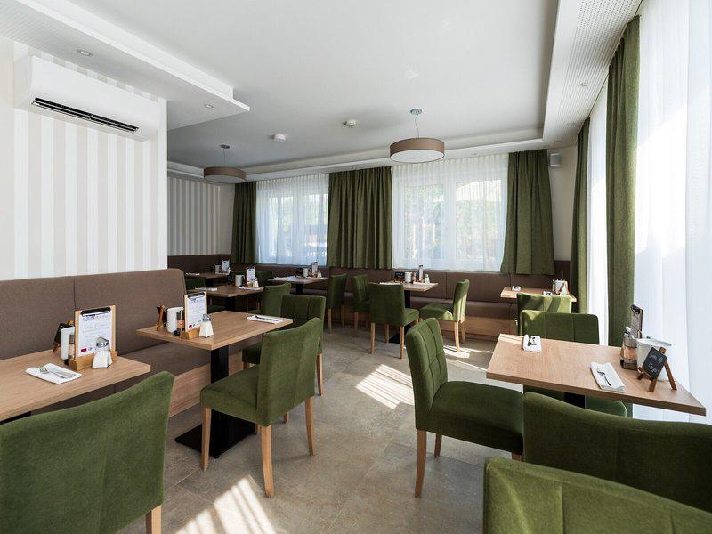 93B5F110C784F0AC561E01C55F5C706B