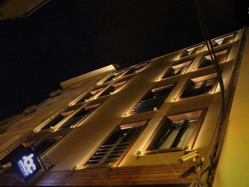 6FE815FA90CC7624D03F34FE62498B54