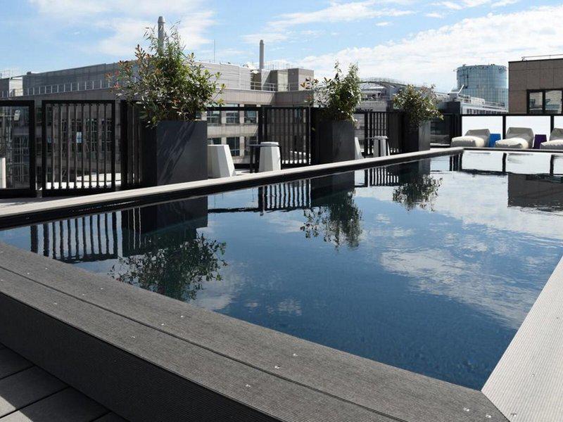 16B3FBA033335C36C372CF49B7A03A84