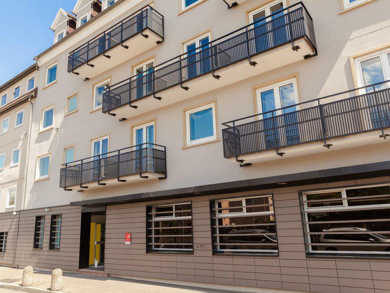 DE30EBBB26D5E25653F58D619FD87C87