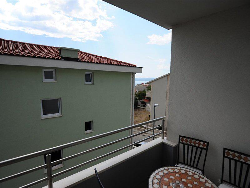 5143F1C6351A4B472E9ED92092255BCD